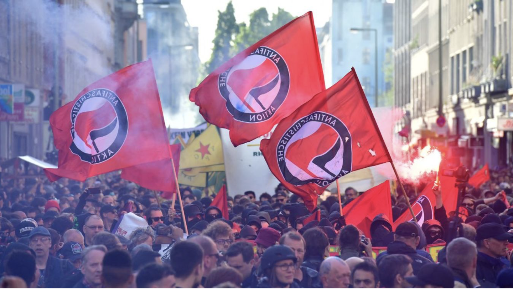 Orbán Viktor hadat üzent az Antifának: terrorszervezetté nyilvánítják