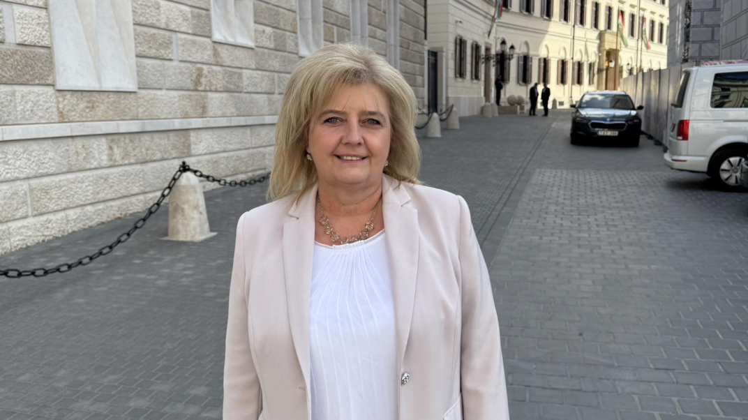 Kelei Zita a Karmelitában járt – jó híreket közölt