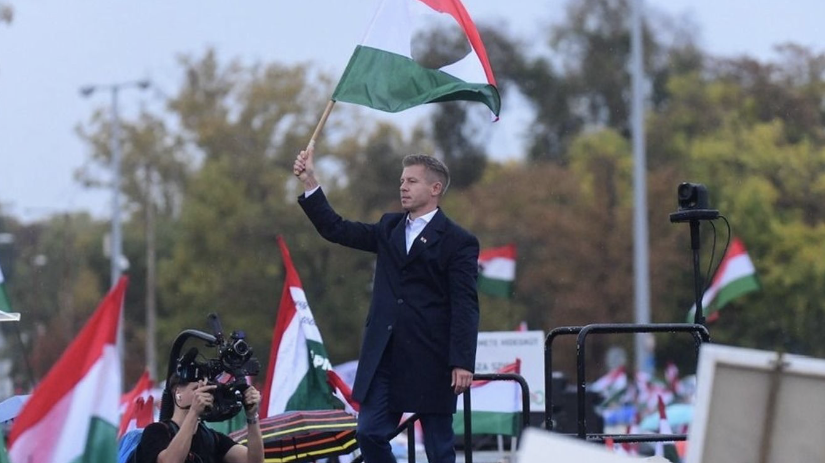 Itt a bizonyíték: majdnem kétszer annyian voltak október 23-án a Kossuth téren, mint a Hősök terén