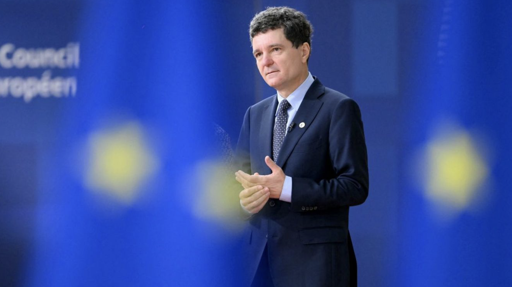 „Takarodj Ukrajnába!” – nem kímélték a tüntetők a román elnököt