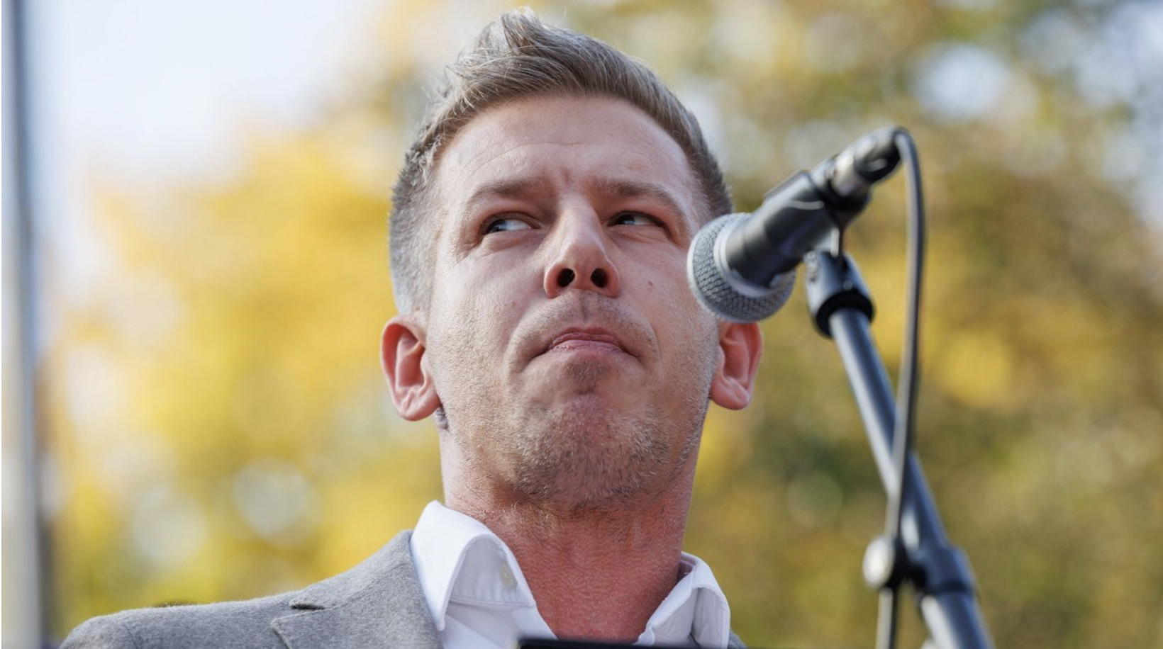 Tömeges kilépés a Tisza Világ alkalmazásból az adatszivárgási botrány után