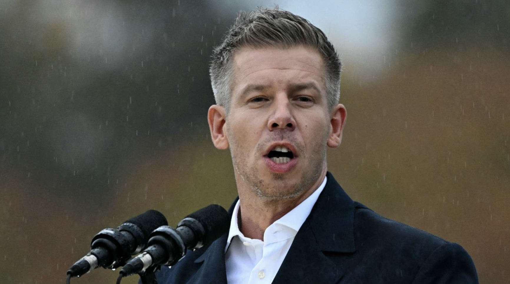 Új felmérés: Orbán Viktor jóval népszerűbb, mint Magyar Péter