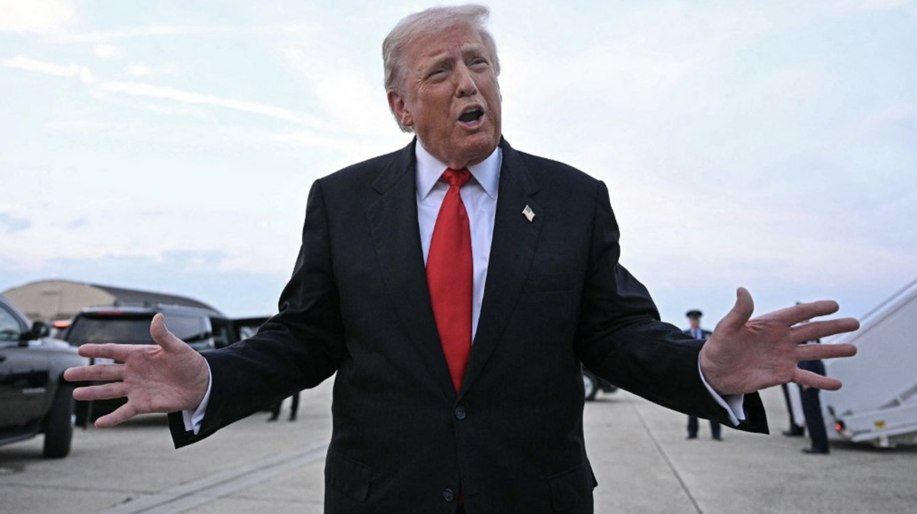 Trump váratlanul az Epstein-akták teljes nyilvánosságát sürgeti