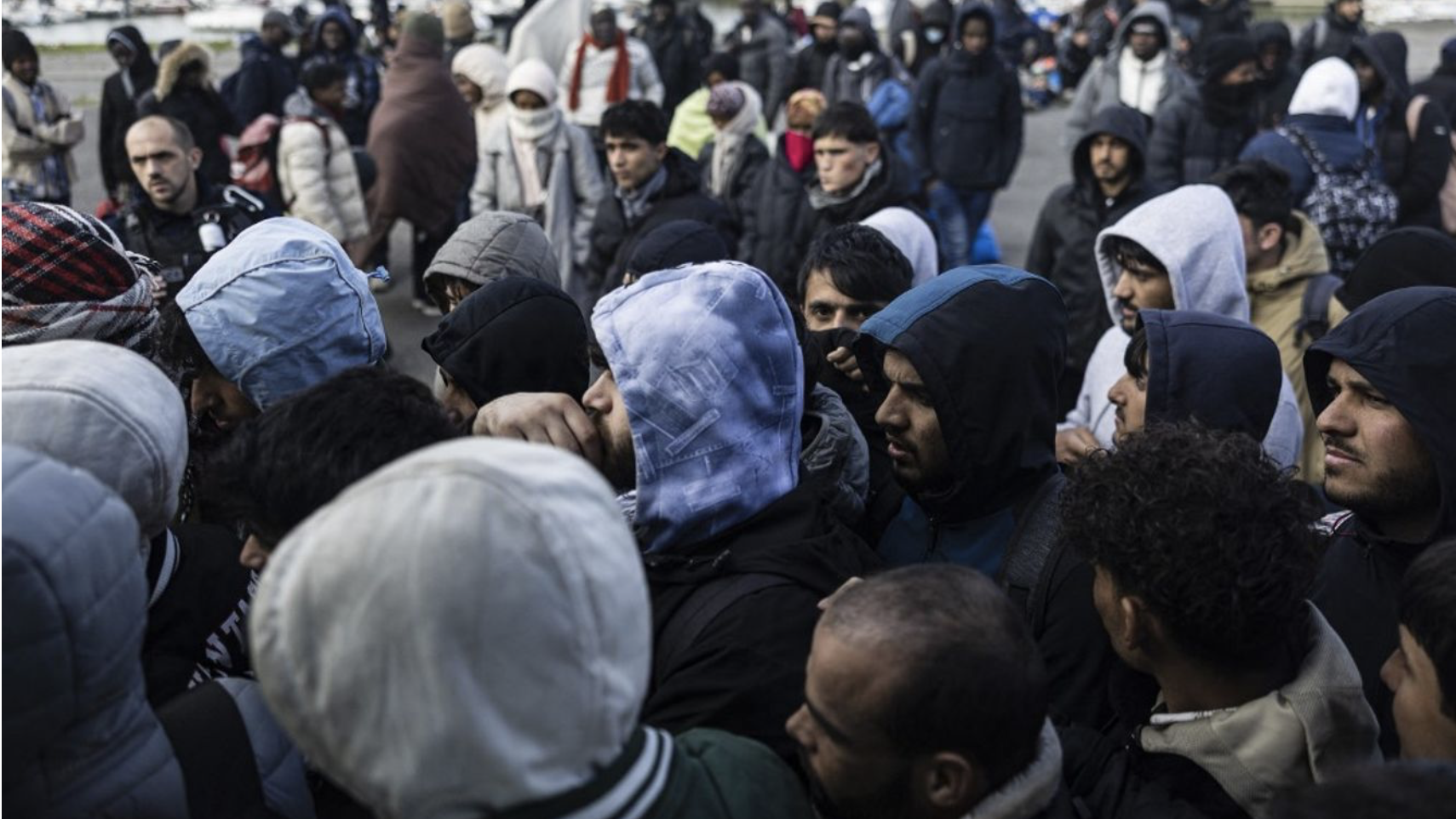 Zavargások Firenzében újévkor: Észak-afrikai migránsok tették tönkre a Dóm teret