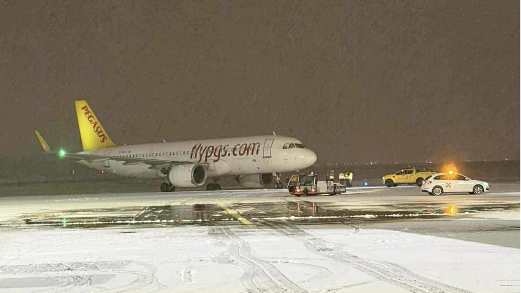 Havazás közben elakadt egy repülőgép a budapesti repülőtéren